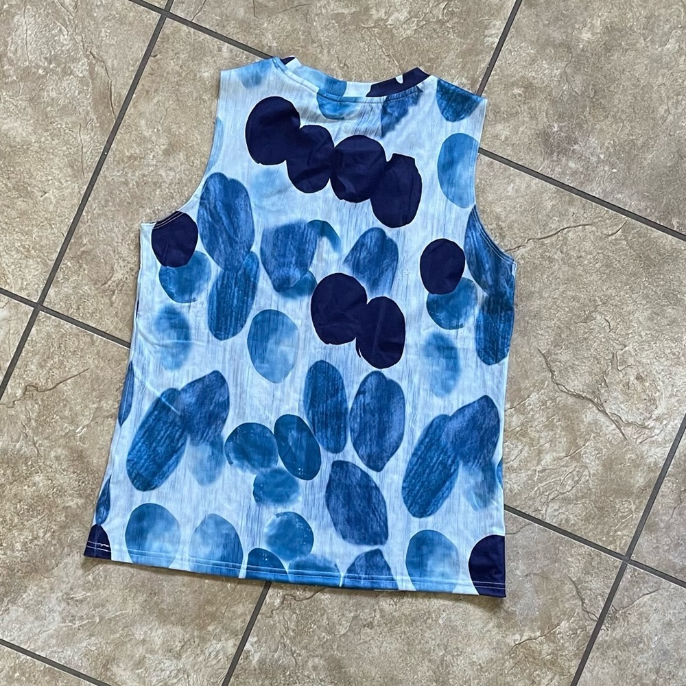SHEIN polka dot stretchy shirt - Picture 3 of 3